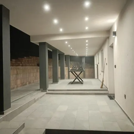 Apartmaji Divji Vrt דירה *